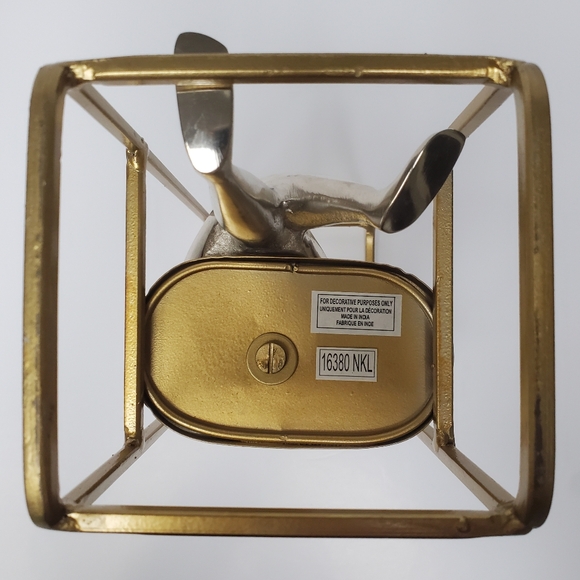 Seated Nude with Ball Sculpture Decor made in India - Picture 10 of 10